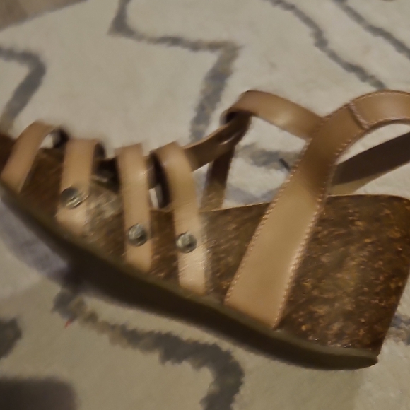 Blowfish Tan Wedge Sandals with Gladiator Design - Picture 3 of 5